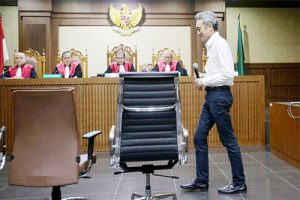 Ungkap Korupsi Sistem Peradilan