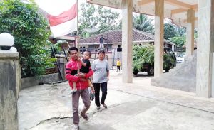 Sedetikpun, Noval Tak Mau Pisah Dengan Bendera