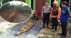 22 Kuburan Amblas Tergerus Longsor, Empat Jenazah Ditemukan