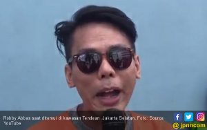 Robbie Abbas Ungkap Prostitusi Oline dikalangan Artis