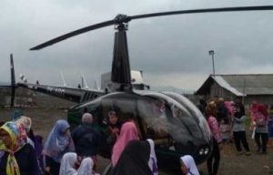 Helikopter asal Eropa Mendarat Darurat di Gekbrong, Kunaon?