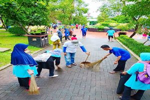 CTC Bersihkan Sampah Pasca Malam Tahun Baru