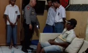 Pelajar SMA Ini Bolos dan Beli Tuak, Kumaha Yeuh?