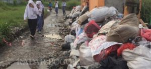 Dibiarkan Menggunung, Sampah Rumah Tangga di Ciomas
