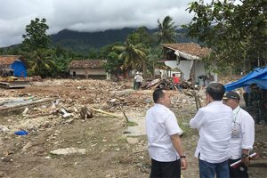 Korban Tsunami Terima Bantuan Rumah