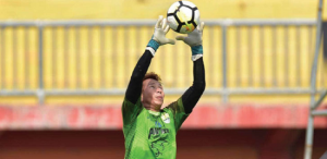Kiper Persib Bandung Berharap pada Keberuntungan