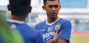 Kado Terindah Bermain untuk Persib Bandung