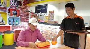 Enggak Mau Ketinggalan, Cakwe Tampil Kekinian