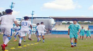 14 Pemain Persib Tetap Berlatih