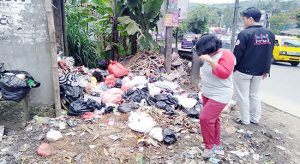 Warga Cibadak Minta Sampah Diangkut Setiap Hari