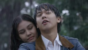 Warga Sukabumi Berburu Tiket Gala Premiere Film Dilan 1991
