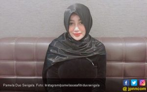 Pamela Safitri Kini Tampil Berhijab