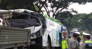 Jalan kramat jati kembali memakan korban warga cianjur