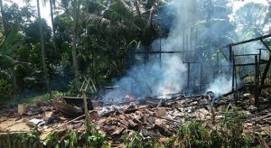 Rumah Eris Rata dengan Tanah
