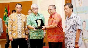 Dinkes Seminarkan Penanganan Limbah B3