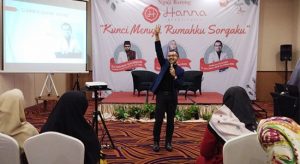 Hanna Hijab Edukasi Tetap Cantik Gunakan Busana Muslimah