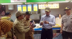Sidak Makanan, Petugas Klaim Aman