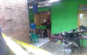 Pasangan Suami Istri Ini Dianiaya Oleh Tetangganya Hingga Tewas, Satu Koma