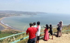 Geopark Ciletuh-Palabuhanratu Dibangun Aher, Diabaikan Emil