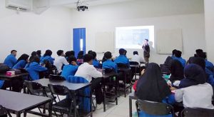 Mahasiswa  UBSI Kenalan dengan Data Analyst