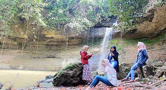 wisata Curug Cipatala, Desa Panumabangan, Kecamatan Jampangtenga