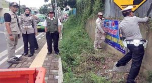 Satlantas Pasang Baliho Rawan Bencana