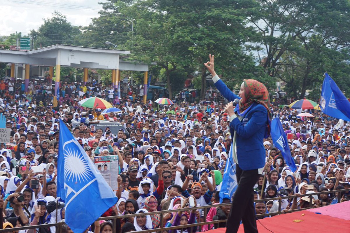 PAN Siap Boyong Desy Ratnasari | Radar Sukabumi