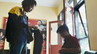 Dicurigai Curi Motor, Pemuda Bercelana Sobek Digiring Warga ke Polsek Citamiang