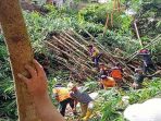 Terancam Longsor, Satu Keluarga Mengungsi