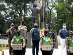 Ridwan Kamil Lepas Pendistribusian 2.000 Paket Sembako dan 5.000 Masker