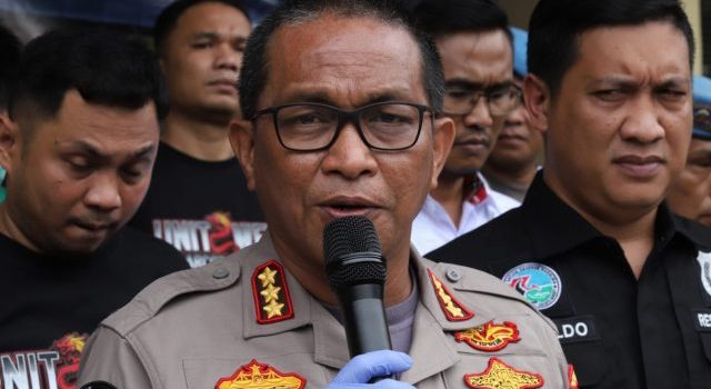 Ditangkap KPK, Dilepas Polisi