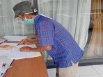 Pemkot Sukabumi Bantu Tukang Becak Hingga Kusir Delman