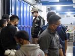Banyak Tempat Makan Langgar Jam Operasional