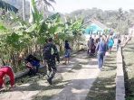 Warga Kebonpedes Serentak Aksi Bersihkan Jalan
