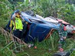 Sopir Ngantuk Mobil Elf di Waluran Masuk Jurang, Satu Tewas, 7 Luka-luka