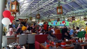 Anti Mainstream, Resto Jepang di Sukabumi Ini Berbentuk Kapal Pesiar