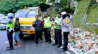 Rem Blong, Truk Hantam Tebing di Puncak, Sopirnya Meninggal di Tempat