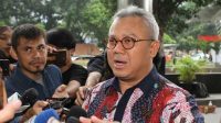 Ketua KPU Positif Covid-19, Tuntutan Pilkada Serentak Ditunda Menguat