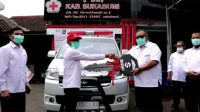 Pemkab Sukabumi Hibahkan Mobil Operasional MPV Ke PMI