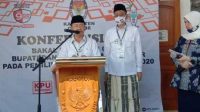 BHS-M Pakai Sarung Daftar Ke KPUD Cianjur