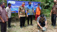 Rayakan HUT ke-24, Karyawan XL Axiata Bangun Pembangkit Listrik di Pelosok Kalbar