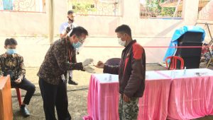 Pemilih Bersuhu Tubuh Tinggi Mencoblos di Bilik Khusus