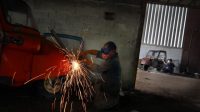 Indef Ramal Ekonomi 2021 Merangkak 3 Persen