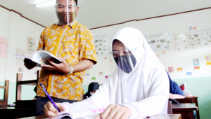 Aduh Masyarakat Ngeluh, Minta Sekolah Dibuka