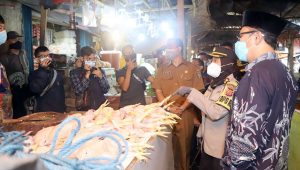 Forkopimda Pantau Harga Sembako di Pasar, Walikota Sebar OPM