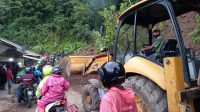 Warung dan Jalan Provinsi Terkubur Longsor, Kronologisnya Bikin Merinding