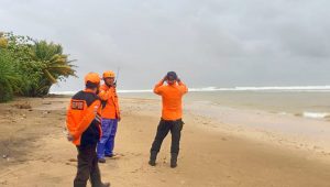 Wisatawan Terhormat, Hati-hati Ombak Lagi Engak Bersahabat, Sarda Sarankan Ini
