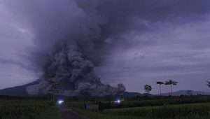 Semeru Ditutup hingga Maret