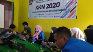 Tingkatkan Kualitas SDM, Mahasiswa UBSI Sukabumi Digitalisasi Masyarakat melalui Program KKN