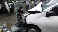Terobos Lampu Merah Palabuhanratu, Sigra Seruduk Lexy